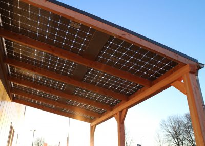 Carport met zonnepanelen De Houtburcht